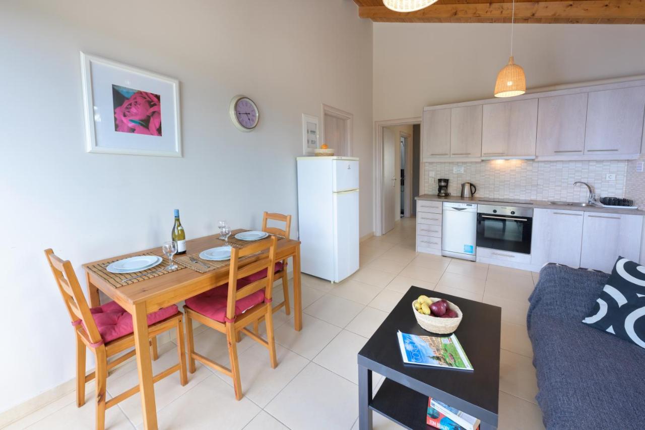 Pangolas Apartments Paxos Longós 外观 照片