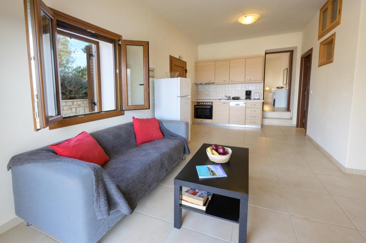 Pangolas Apartments Paxos Longós 外观 照片