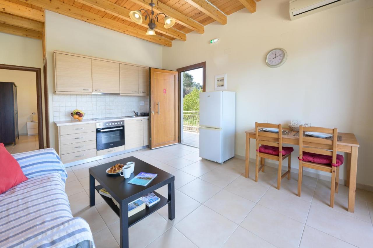 Pangolas Apartments Paxos Longós 外观 照片