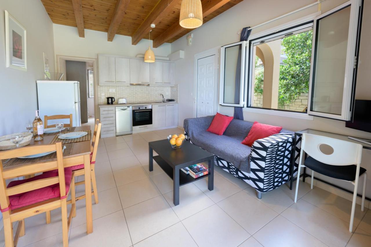 Pangolas Apartments Paxos Longós 外观 照片