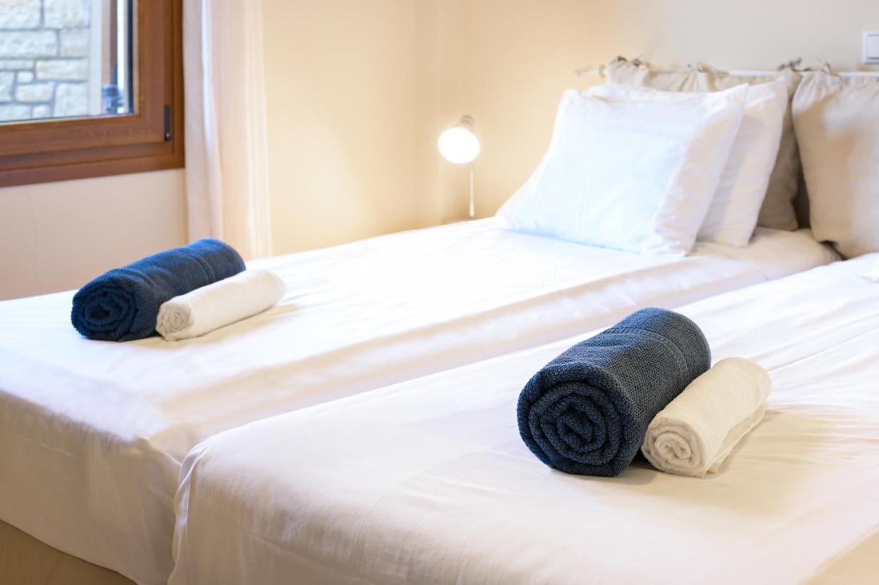 Pangolas Apartments Paxos Longós 外观 照片