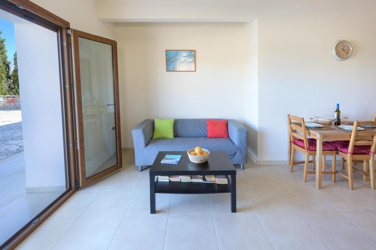 Pangolas Apartments Paxos Longós 外观 照片