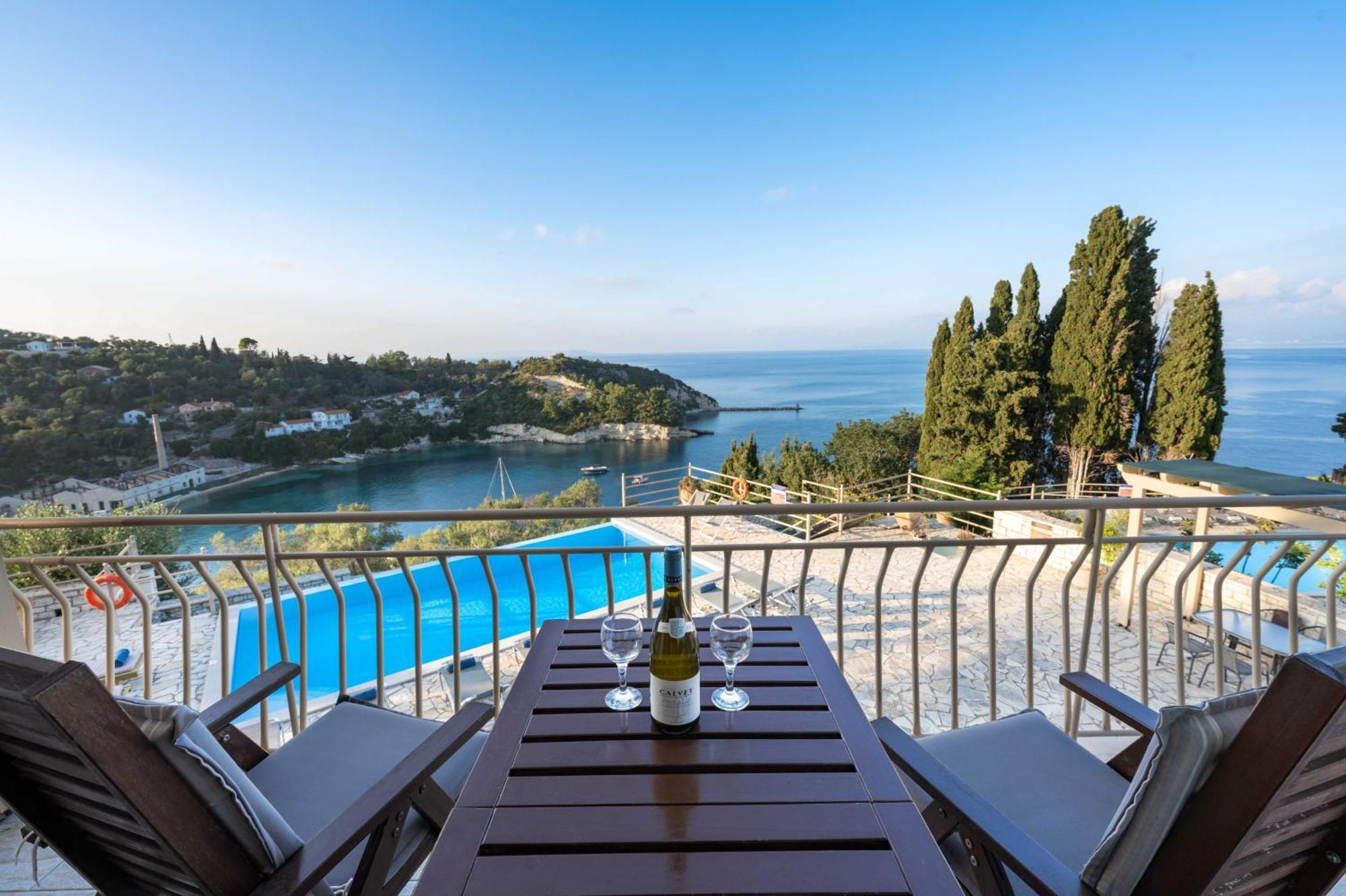Pangolas Apartments Paxos Longós 外观 照片