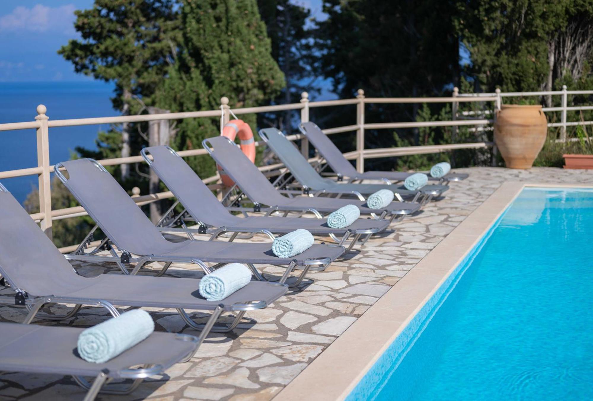 Pangolas Apartments Paxos Longós 外观 照片