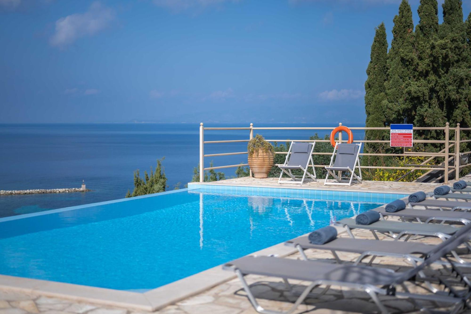 Pangolas Apartments Paxos Longós 外观 照片