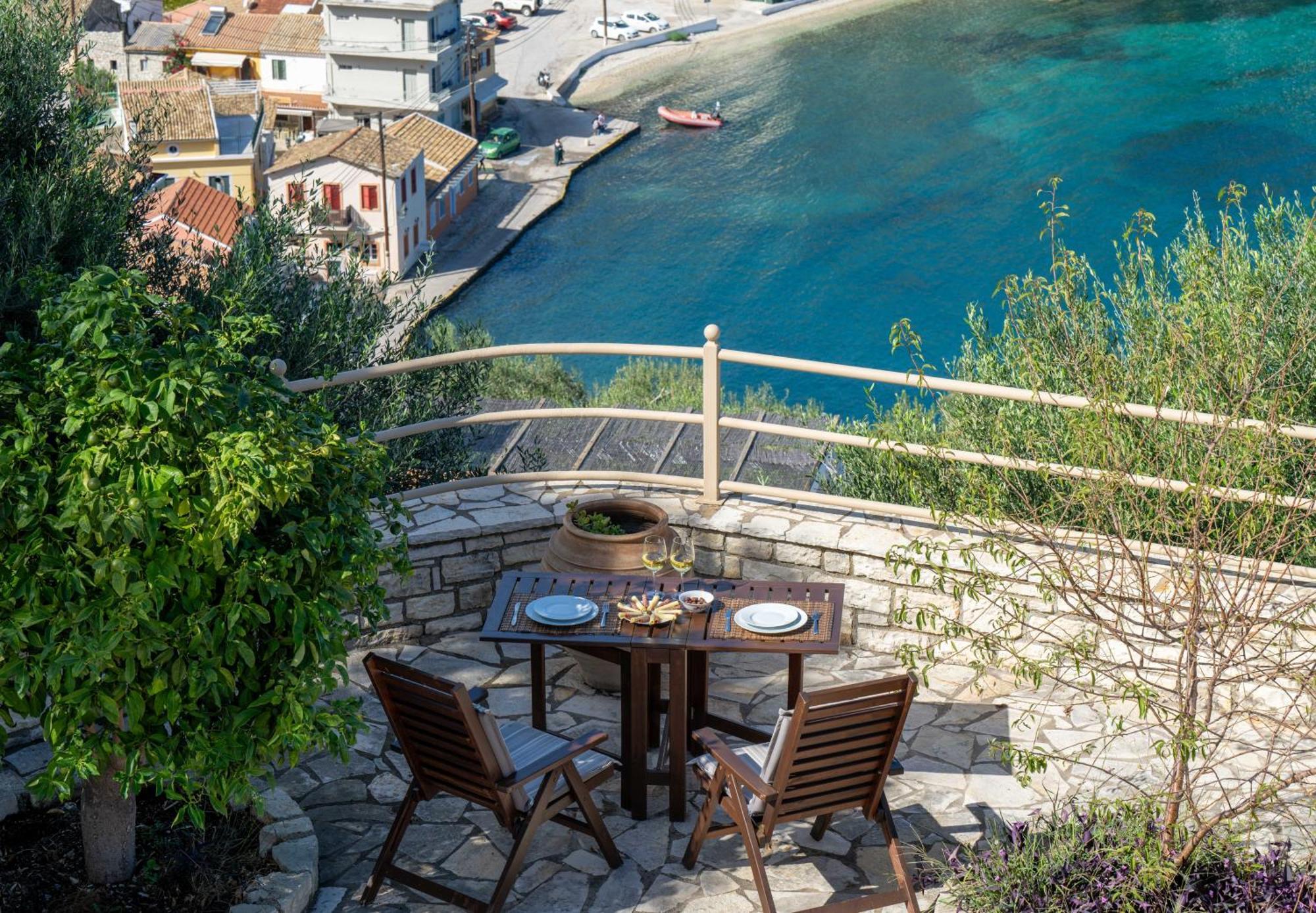 Pangolas Apartments Paxos Longós 外观 照片