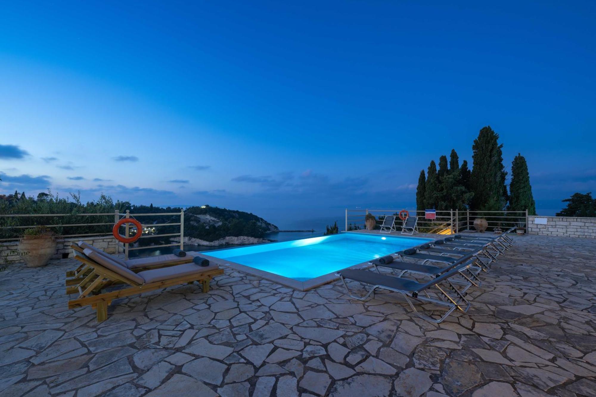 Pangolas Apartments Paxos Longós 外观 照片