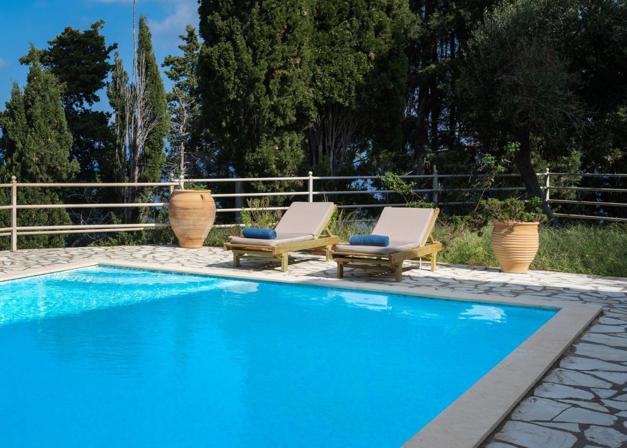 Pangolas Apartments Paxos Longós 外观 照片